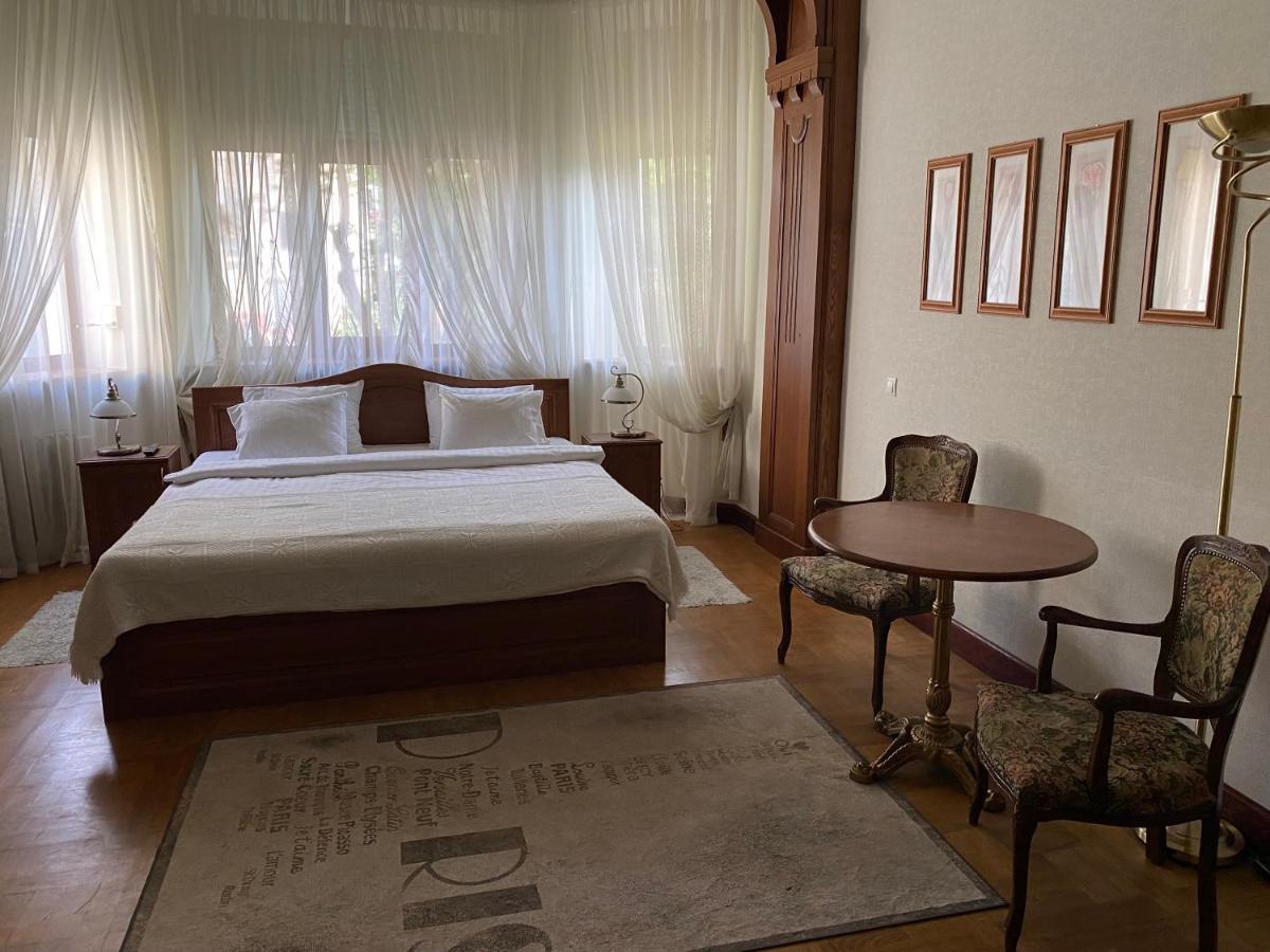 Hotel Kert FREE PARKING Riga Exterior foto