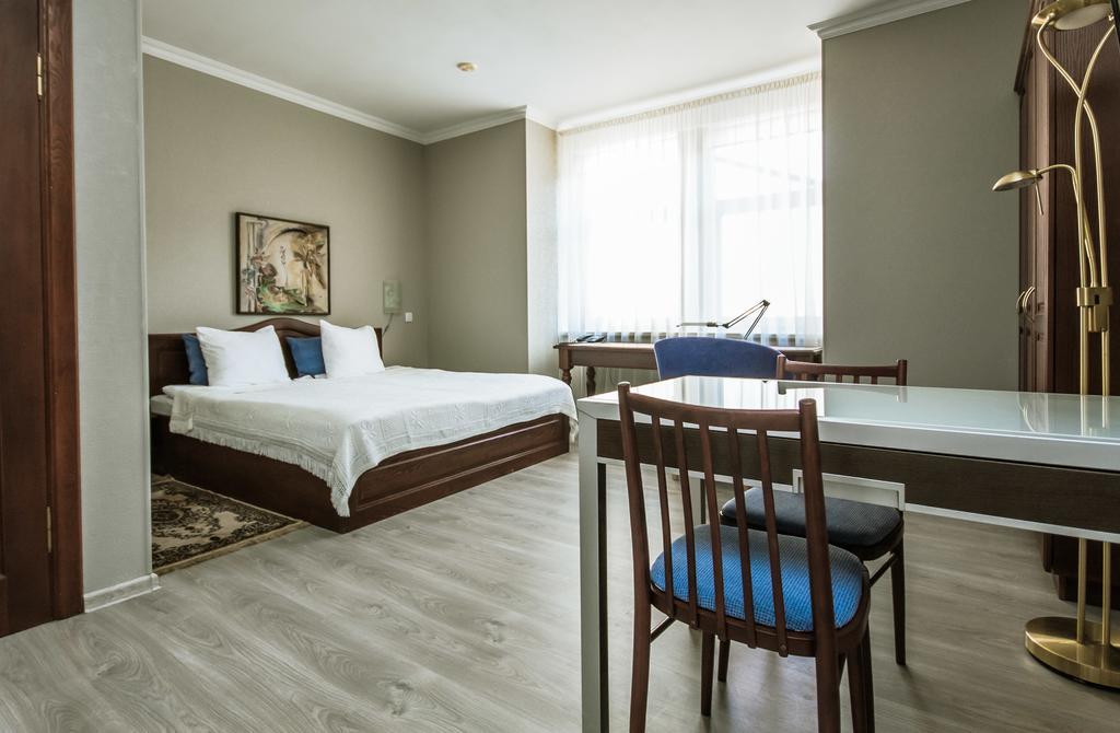 Hotel Kert FREE PARKING Riga Exterior foto